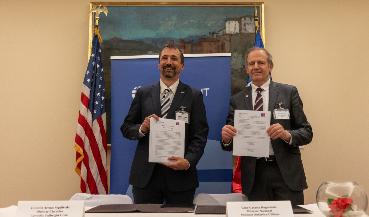 Fulbright Chile firma convenios con INACH e INLiSa para fortalecer la cooperación científica entre Chile y Estados Unidos
