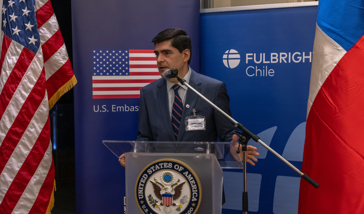 Fulbright Chile firma convenios con INACH e INLiSa para fortalecer la cooperación científica entre Chile y Estados Unidos