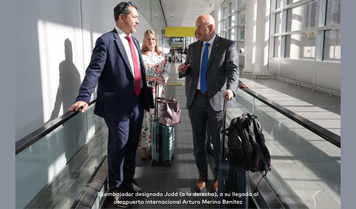 Nuevo embajador de los EE.UU., Brandon Judd, llega a Santiago